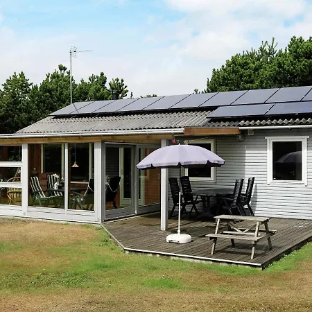 Comfortable Holiday In With Terrace Holiday home